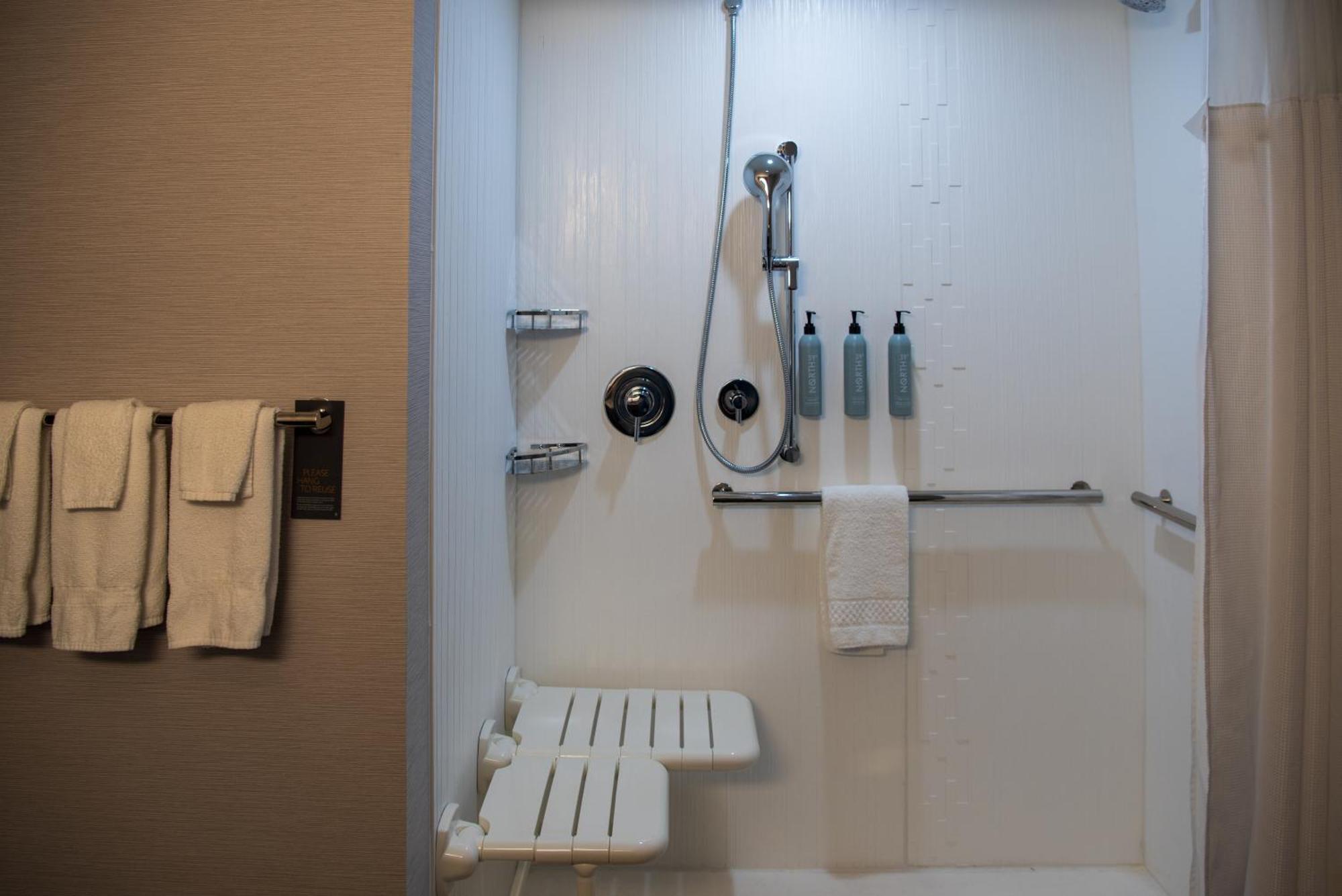 Courtyard By Marriott Lake City Eksteriør billede