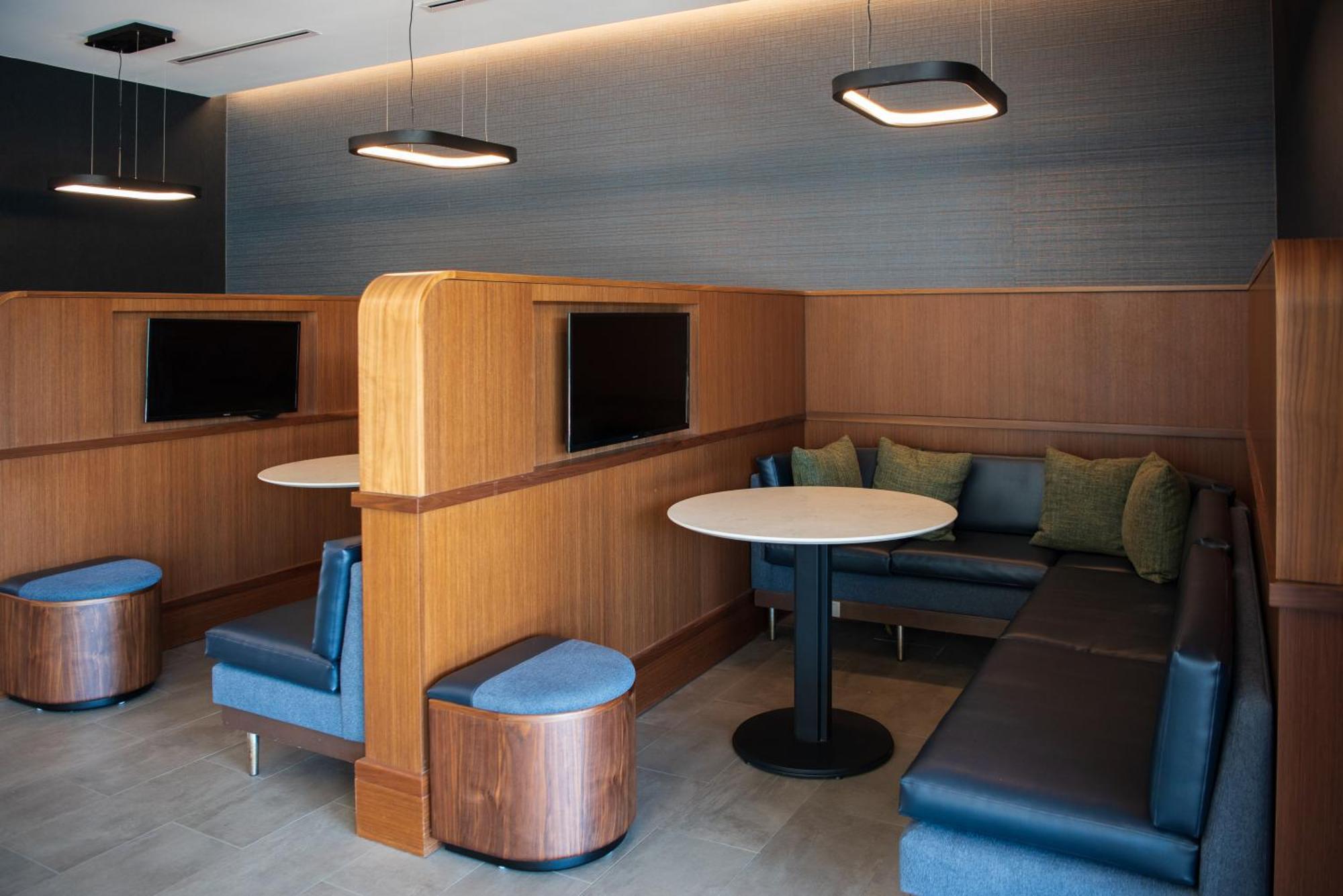 Courtyard By Marriott Lake City Eksteriør billede