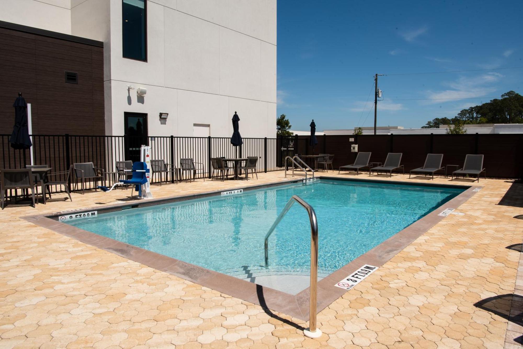 Courtyard By Marriott Lake City Eksteriør billede