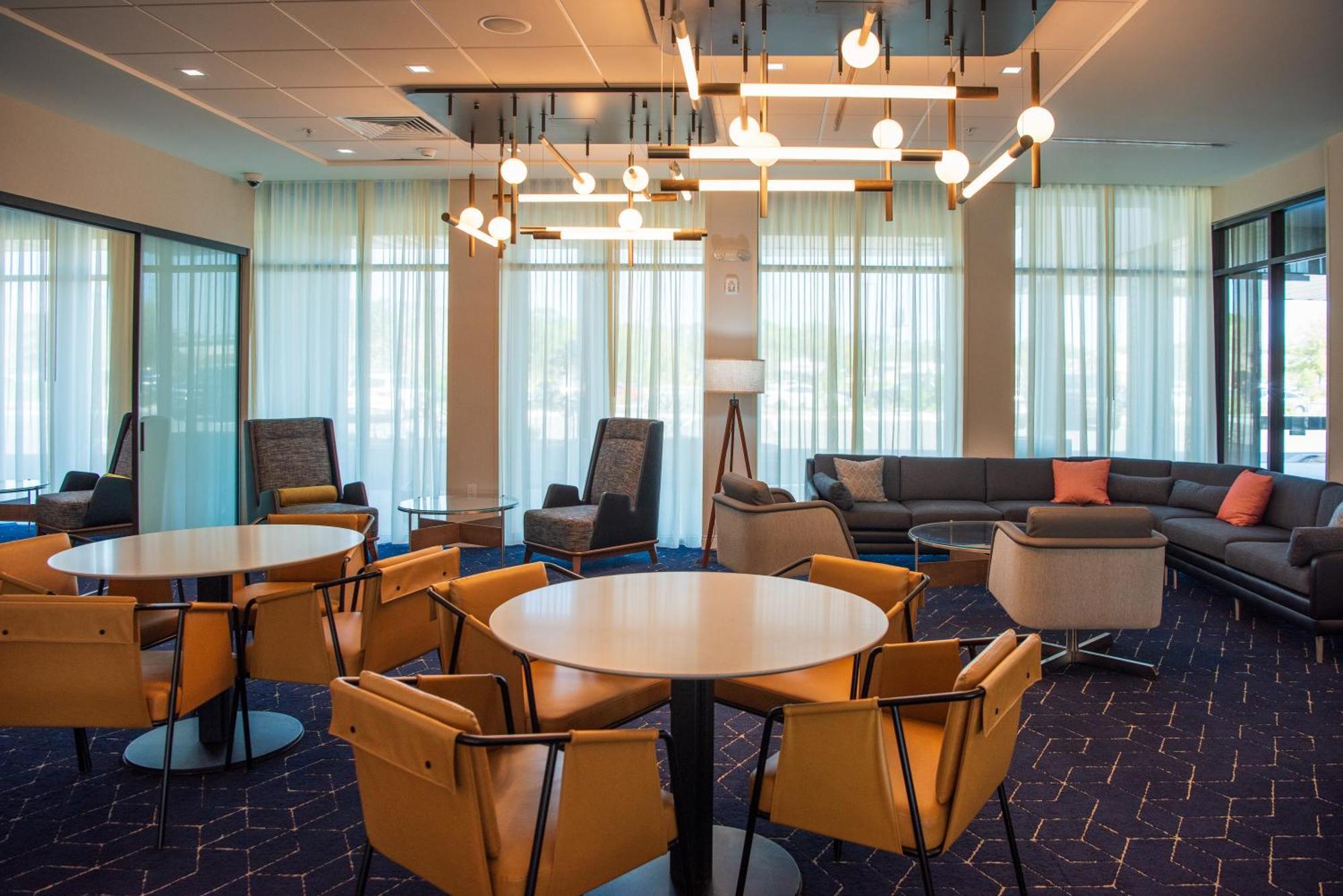 Courtyard By Marriott Lake City Eksteriør billede