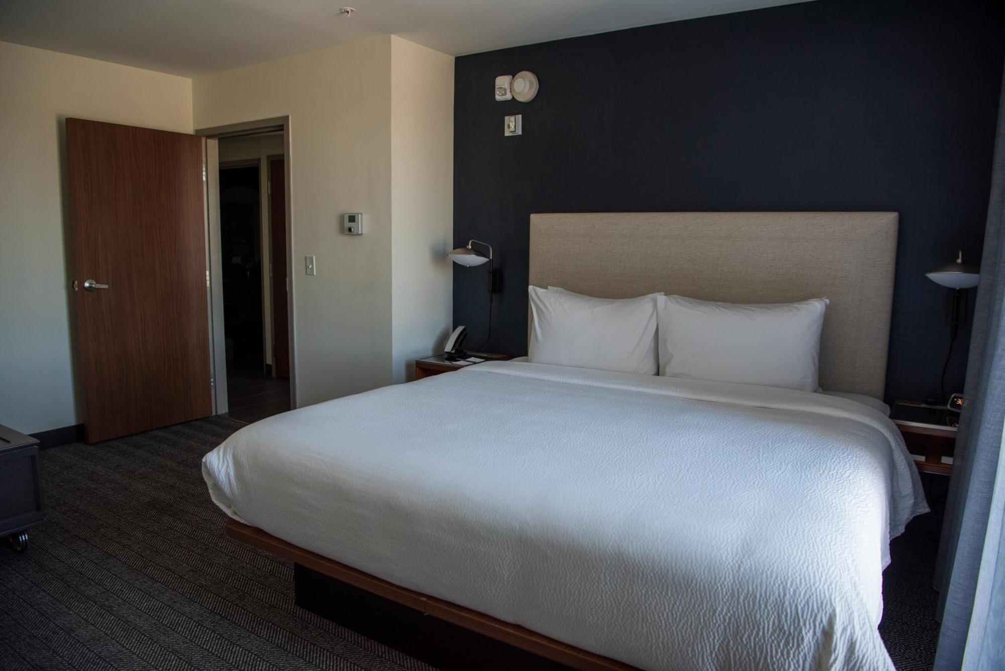 Courtyard By Marriott Lake City Eksteriør billede