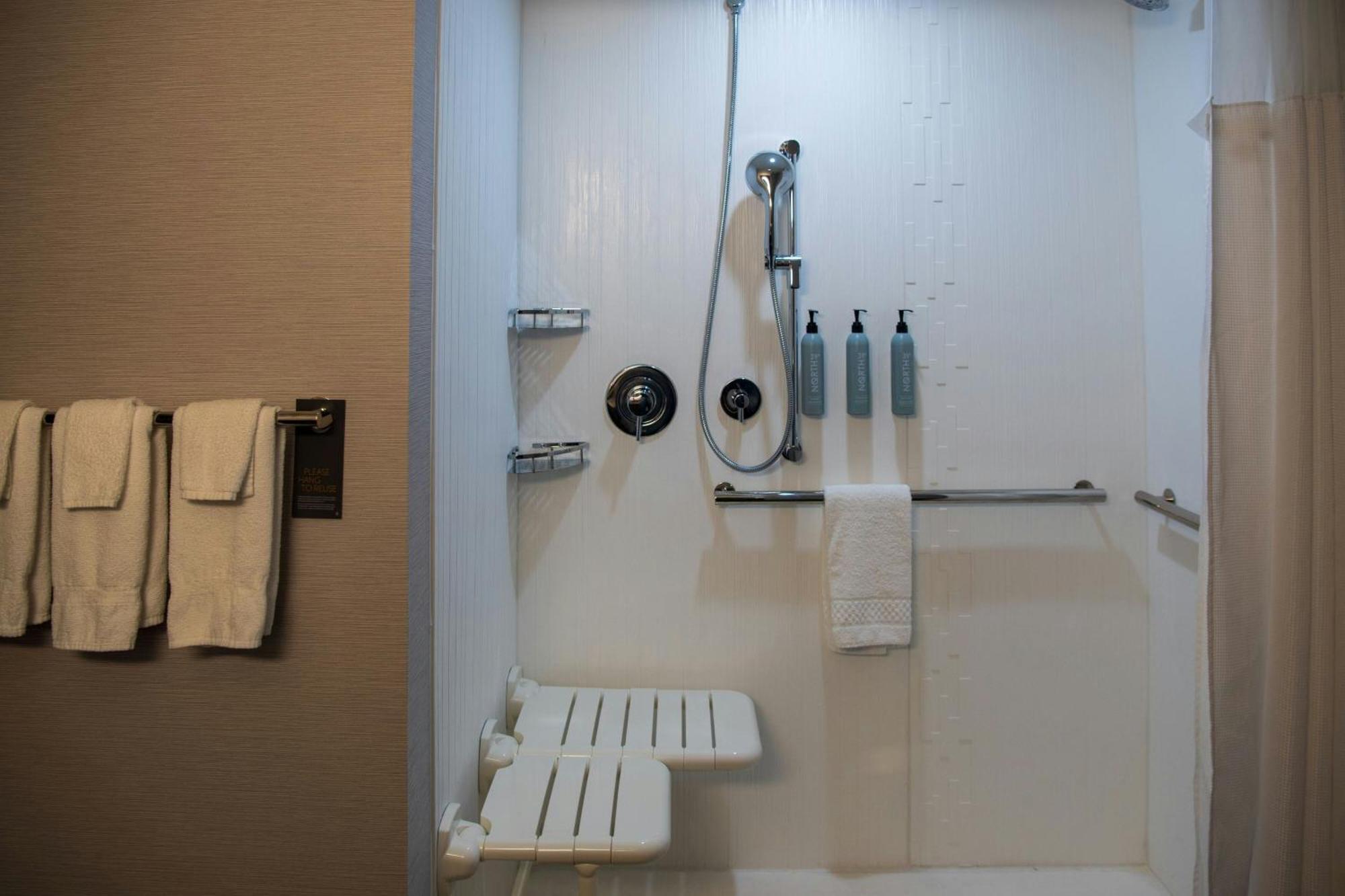 Courtyard By Marriott Lake City Eksteriør billede