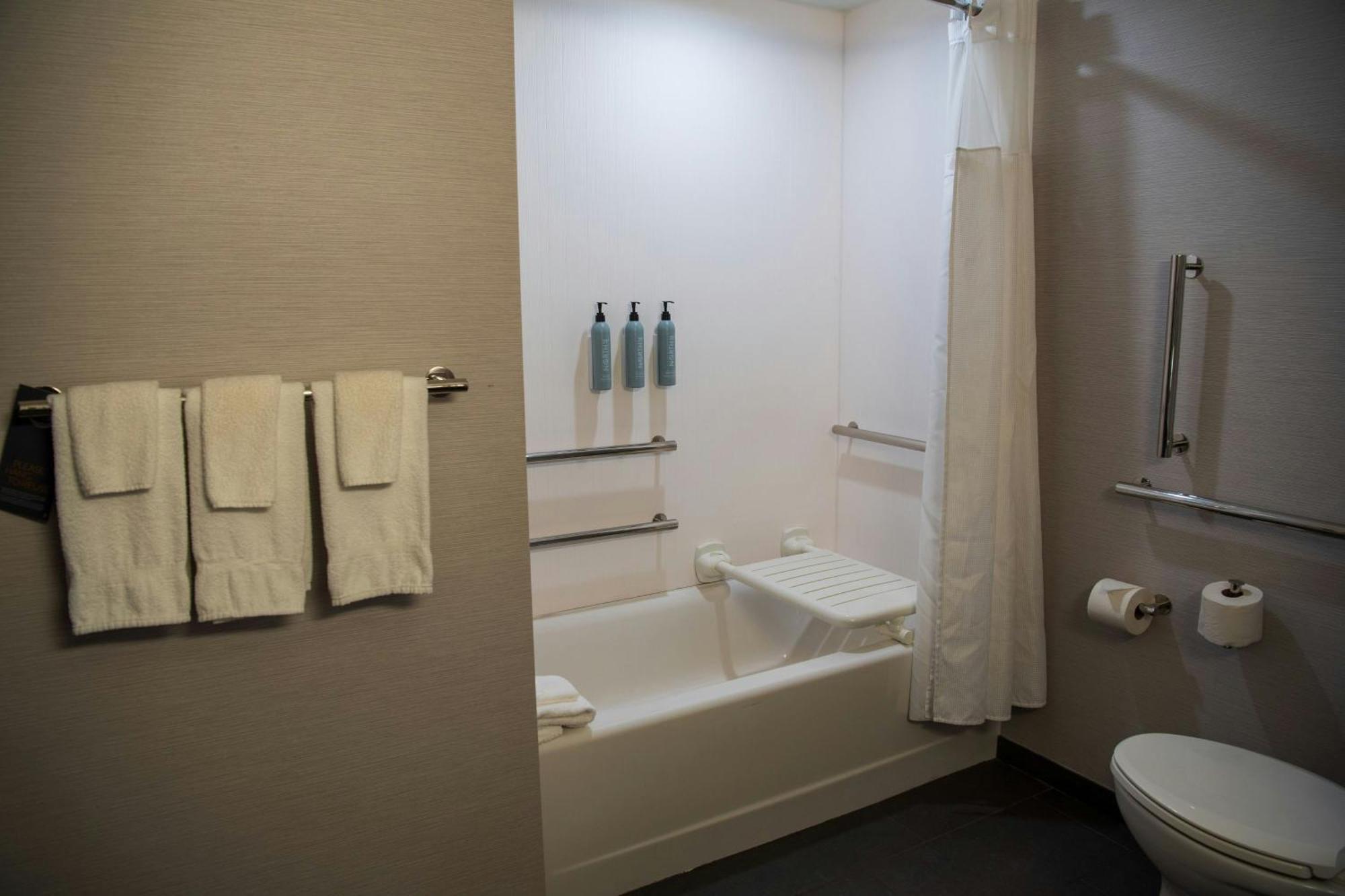 Courtyard By Marriott Lake City Eksteriør billede